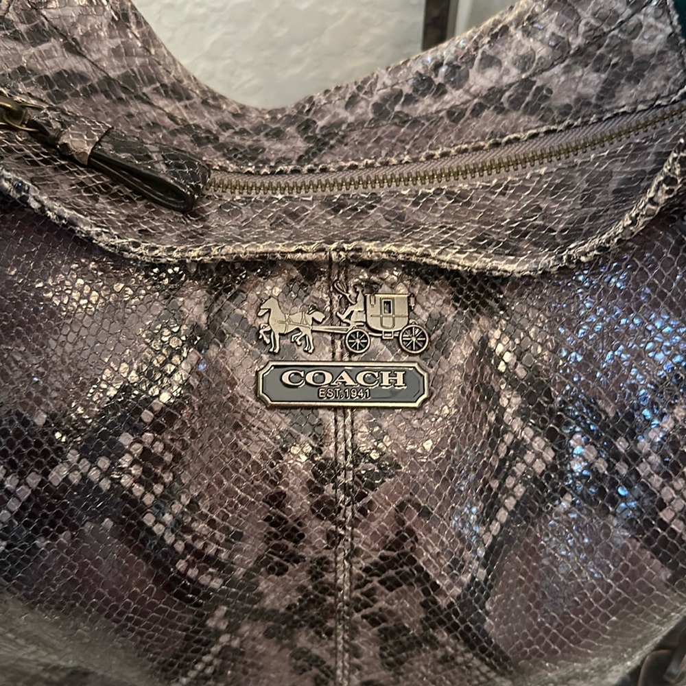 Coach Madison Python Tote Grey Black Snake print embossed - Picture 3 of 16